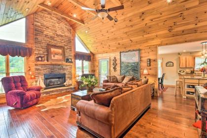 Lakefront Hayesville Nantahala Forest Cabin! - image 5