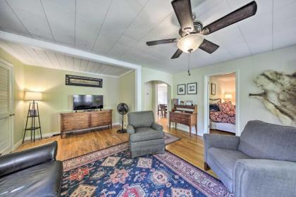 Pet-Friendly Waterfront Hayesville Cottage! - image 6