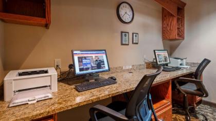 Best Western Plus Butterfield Inn - image 12