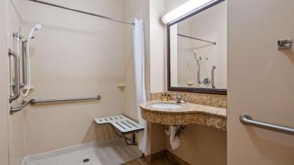 Best Western Plus Butterfield Inn - image 6