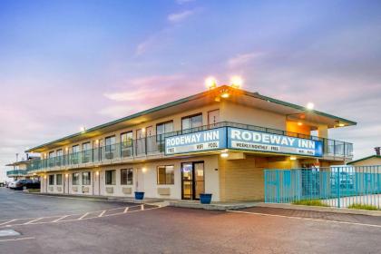 Rodeway Inn - image 3