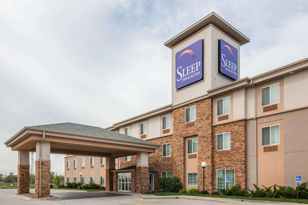 Sleep Inn & Suites Haysville - main image