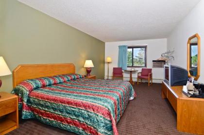 AmeriVu Inn and Suites - Hayward - image 13