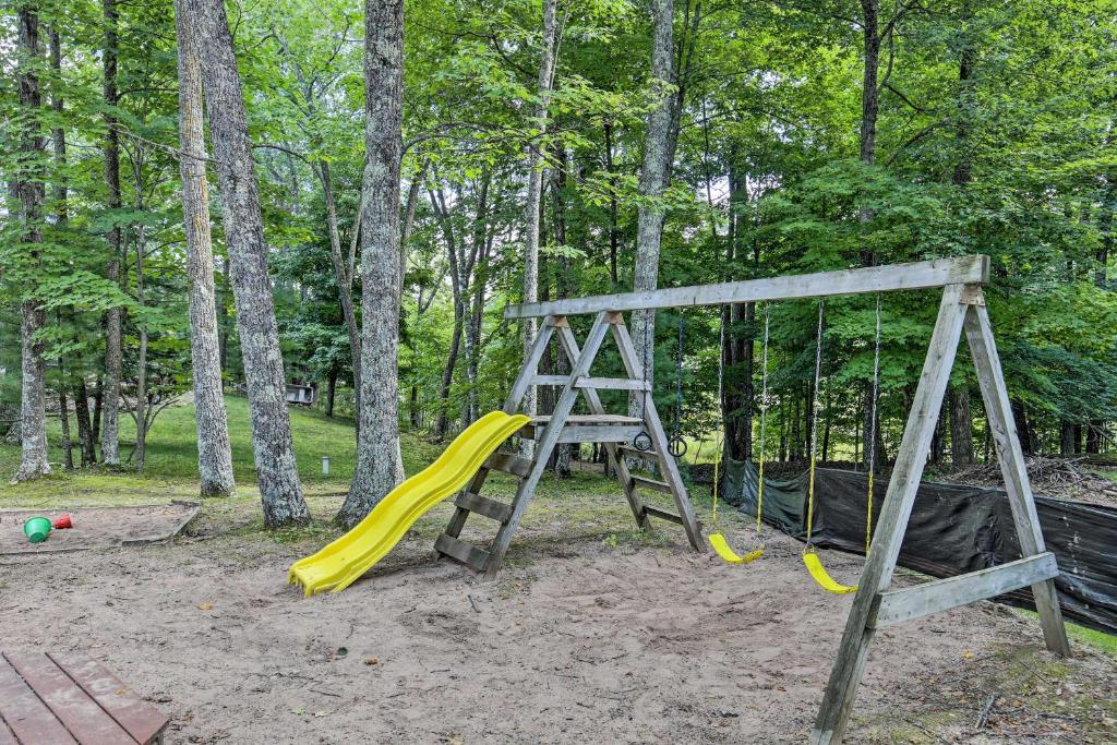 Rustic Hayward Cabin With Spider Lake Access! - image 7