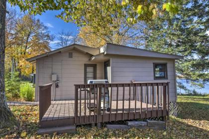 Cozy Cabin with Deck and Private Dock on Nelson Lake! - image 9