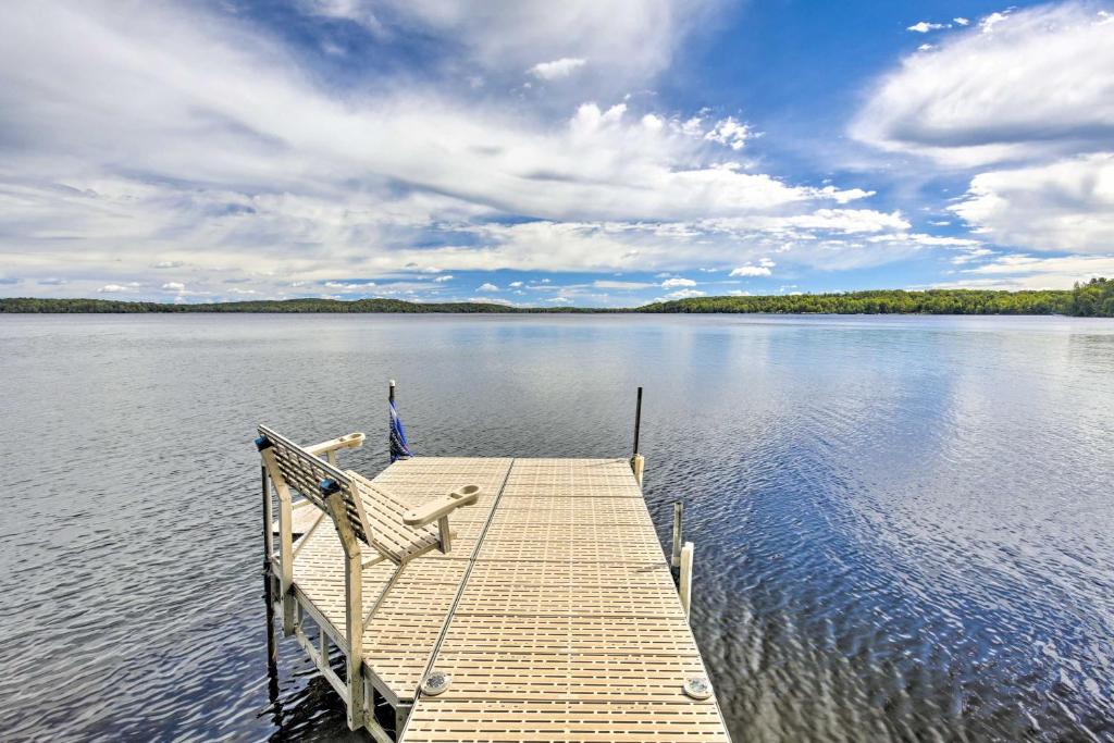 Lakefront Family Escape with Views Dock and Kayaks! - image 3