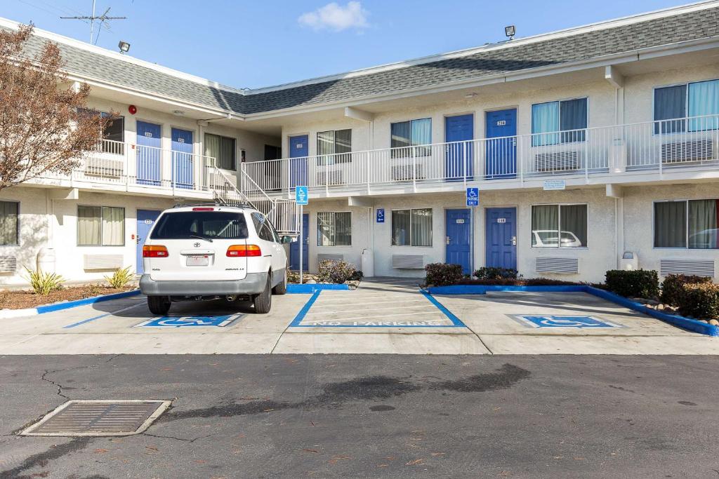 Motel 6 Hayward CA- East Bay - image 7