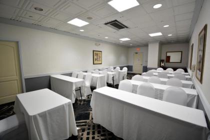 Holiday Inn Hazlet an IHG Hotel - image 10