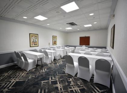 Holiday Inn Hazlet an IHG Hotel - image 17