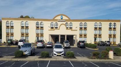 Best Western Hazlet Inn - image 11