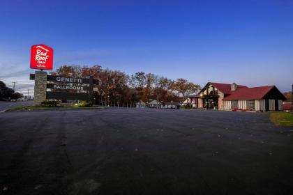 Red Roof Inn & Suites Hazleton - image 14