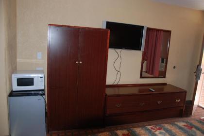 Mount Laurel Motel - image 12