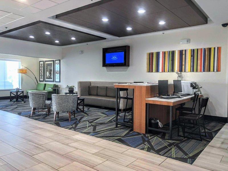 Holiday Inn Express Hotel & Suites Hearne - main image