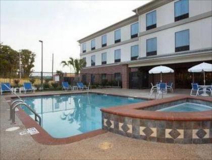 Holiday Inn Express Hotel & Suites Hearne - image 8