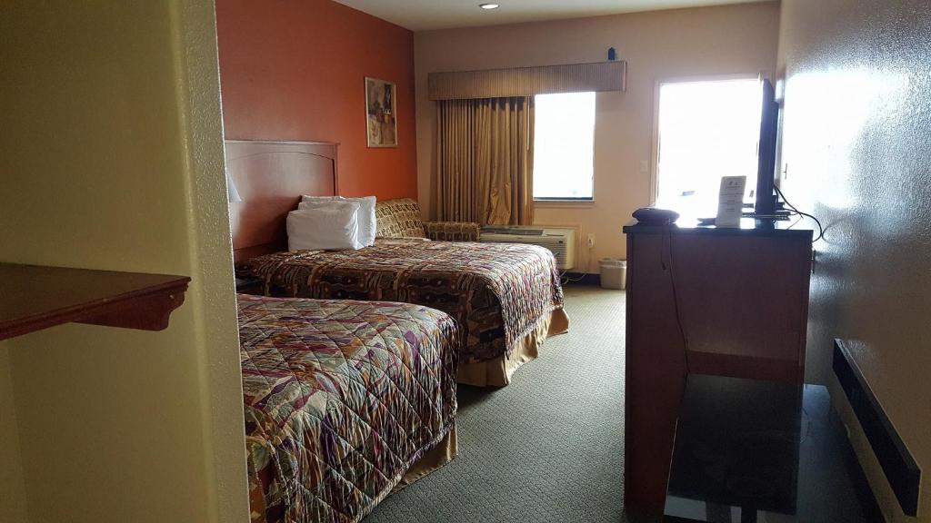 Budgetel Inn and Suites - main image