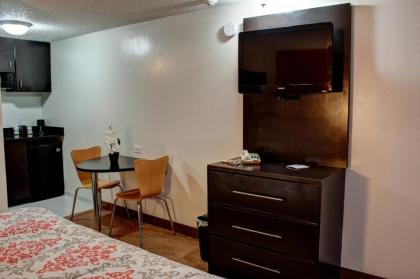 Americas Best Value Inn Heath-Newark - image 3