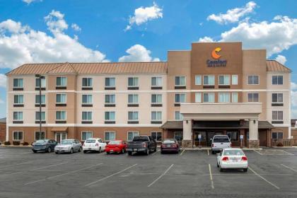 Comfort Inn & Suites - image 5