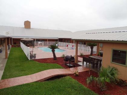 Best Western Hebbronville Inn - image 12