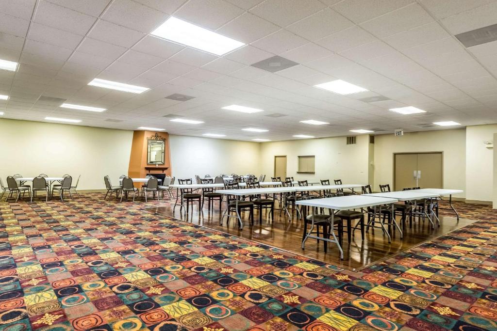 Quality Inn & Conference Center - image 3