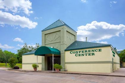 Quality Inn & Conference Center - image 9