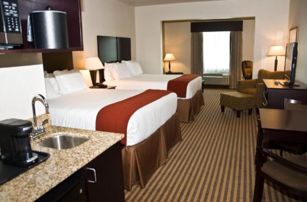 Holiday Inn Express and Suites Heber Springs an IHG Hotel - image 2