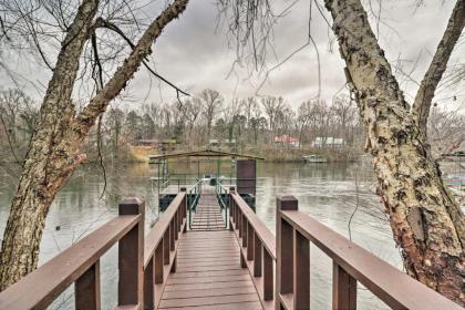 Cozy Heber Springs Cabin with Deck and Dock! - image 4