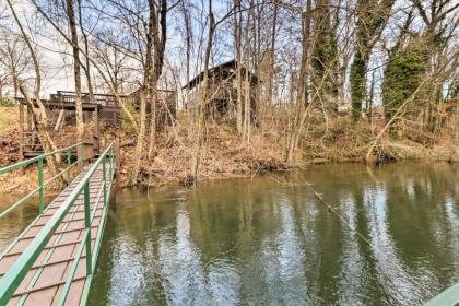 Cozy Heber Springs Cabin with Deck and Dock! - image 8