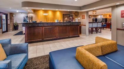 Best Western Lakewood Inn - image 10