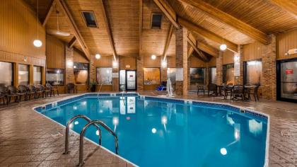 Best Western Lakewood Inn - image 9