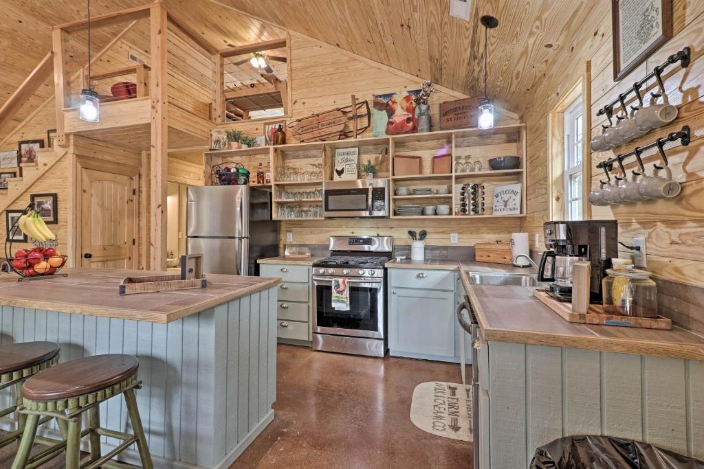 Peaceful Family Cabin on 10 Acres with Game Room! - image 5