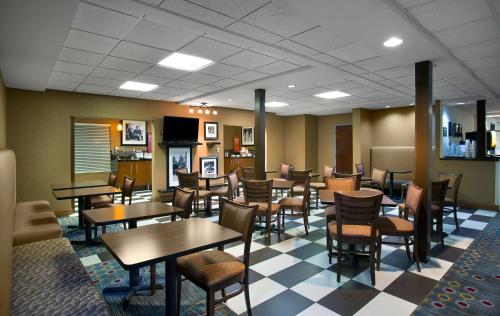 Hampton Inn Helen - image 3