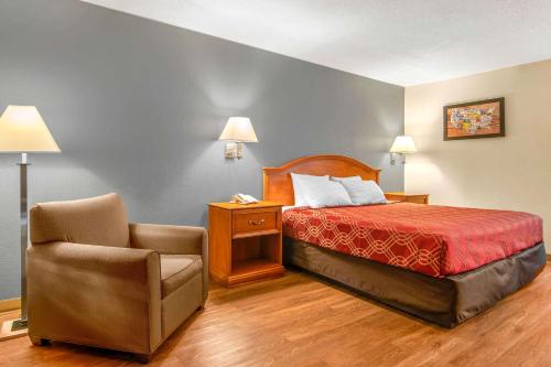 Econo Lodge Helen - image 3