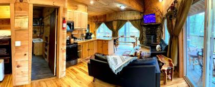 The TreeHouse - Rocking Chair Deck with Hot Tub below Walking Distance to Downtown Helen Sleeps 5 - image 17