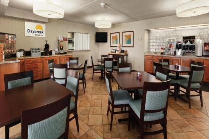 Days Inn by Wyndham Helena - image 2