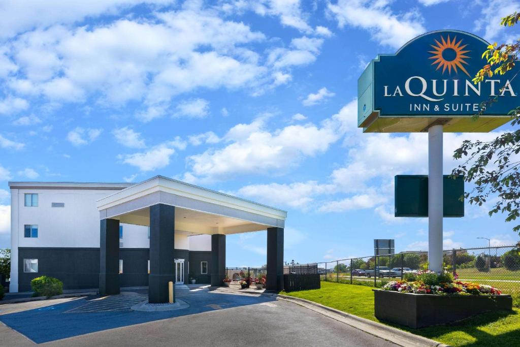 La Quinta by Wyndham Helena - main image