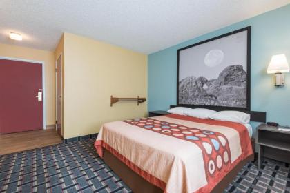 Super 8 by Wyndham Henderson North East Denver - image 9