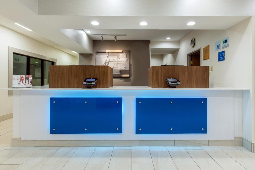 Holiday Inn Express Henderson an IHG Hotel - image 6