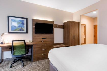 Holiday Inn Express Henderson an IHG Hotel - image 7