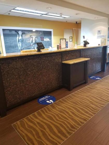 Hampton Inn Henderson - image 11