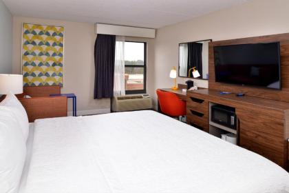 Hampton Inn Henderson - image 15