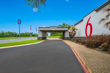 Motel 6-Henderson TX - image 5