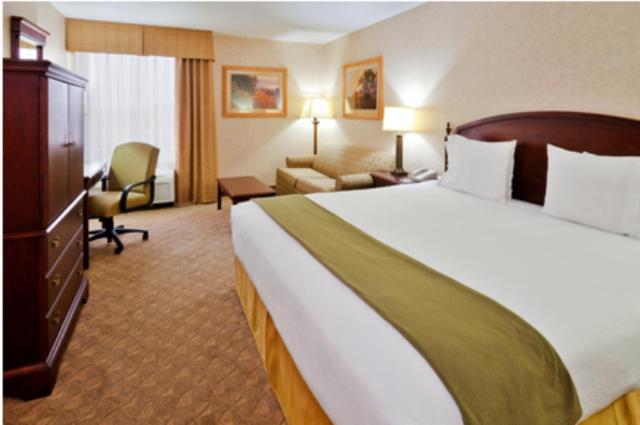 Holiday Inn Express Nashville-Hendersonville an IHG Hotel - image 2