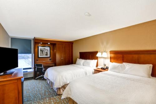 Hampton Inn Hendersonville - image 2