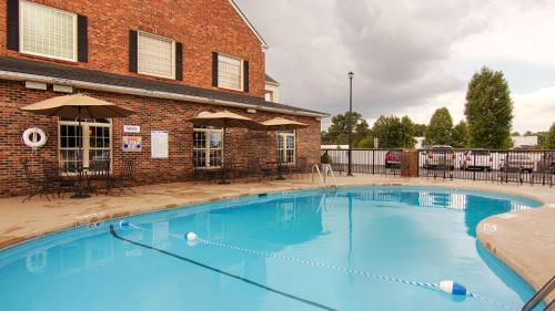 Best Western Hendersonville Inn - image 2