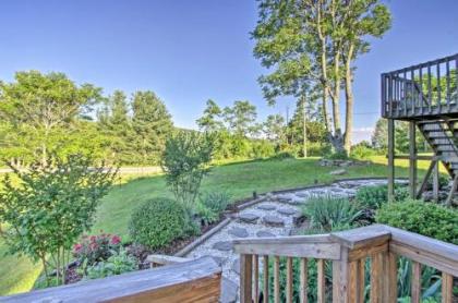 Hendersonville Apt with Sugarloaf Mountain Views! - image 4