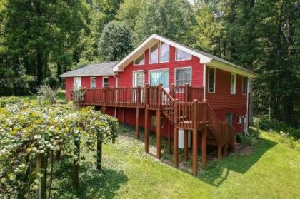 Cantrell Cottage Cozy Getaway with Smoky Mtn Views - image 2