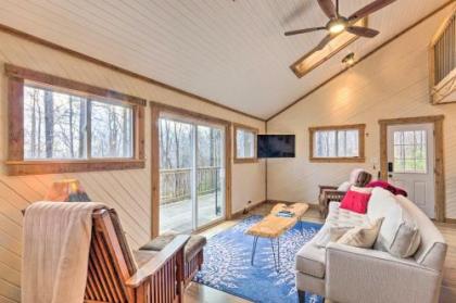 Hendersonville Cabin with Hot Tub and Fire Pit!