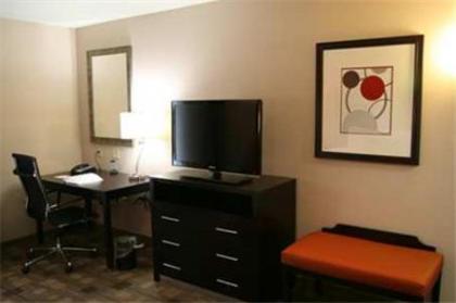 Hampton Inn & Suites Richmond Glenside - image 11