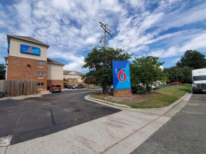 Motel 6-Richmond VA - I-64 West - image 11