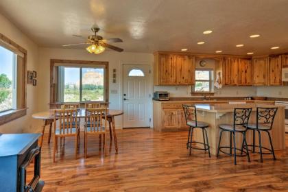 Cozy Henrieville Cabin with Porch Near Bryce Canyon! - image 15